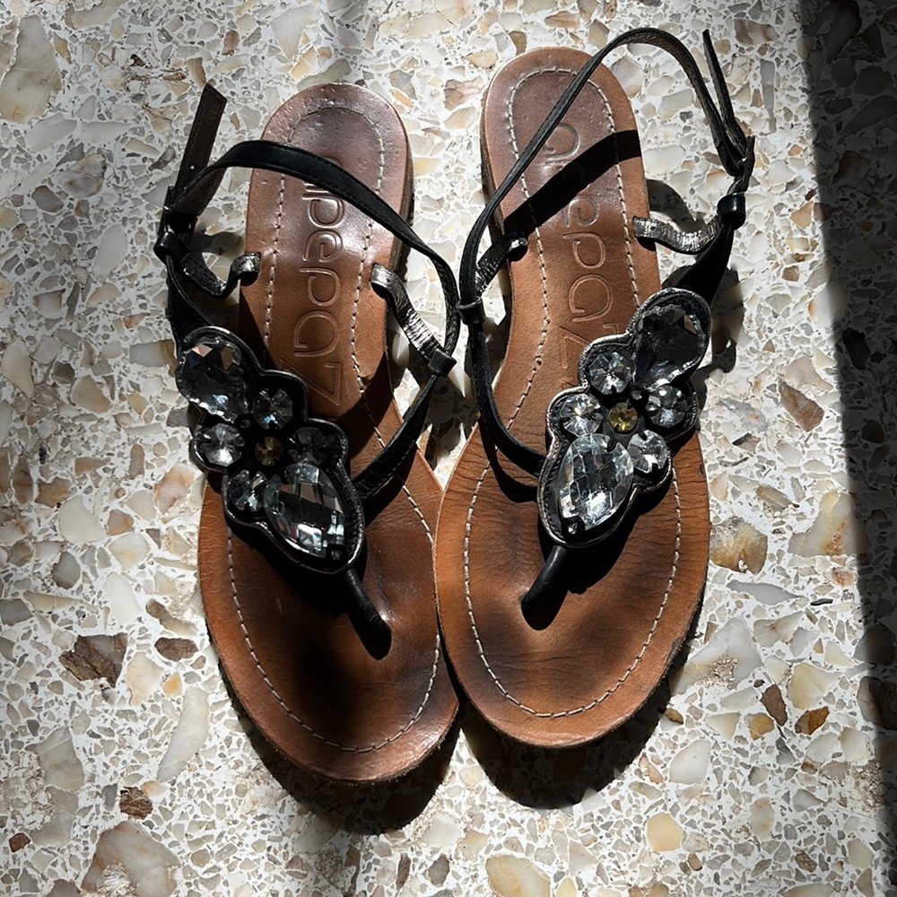 High quality leather sandal - very worn but lots of life left - size 8